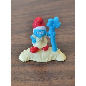 McDonald's 2017 Smurfette peyo Smurf flower toy figure